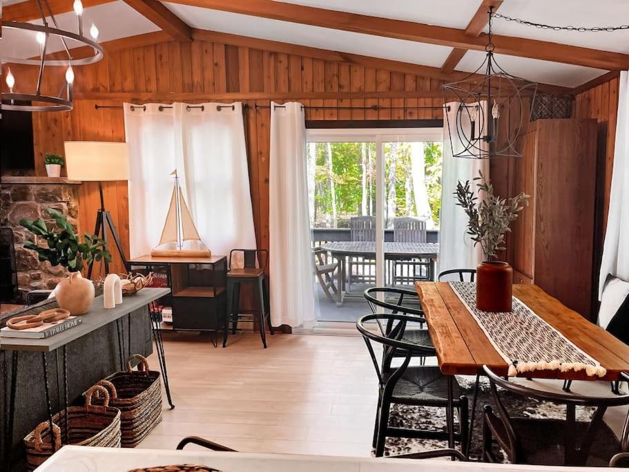 Stylish And Cozy Cabin, Walking Distance To Big Bass Lake Gouldsboro Exterior photo
