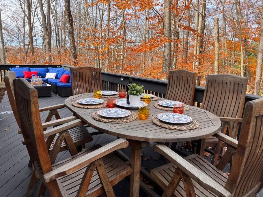 Stylish And Cozy Cabin, Walking Distance To Big Bass Lake Gouldsboro Exterior photo