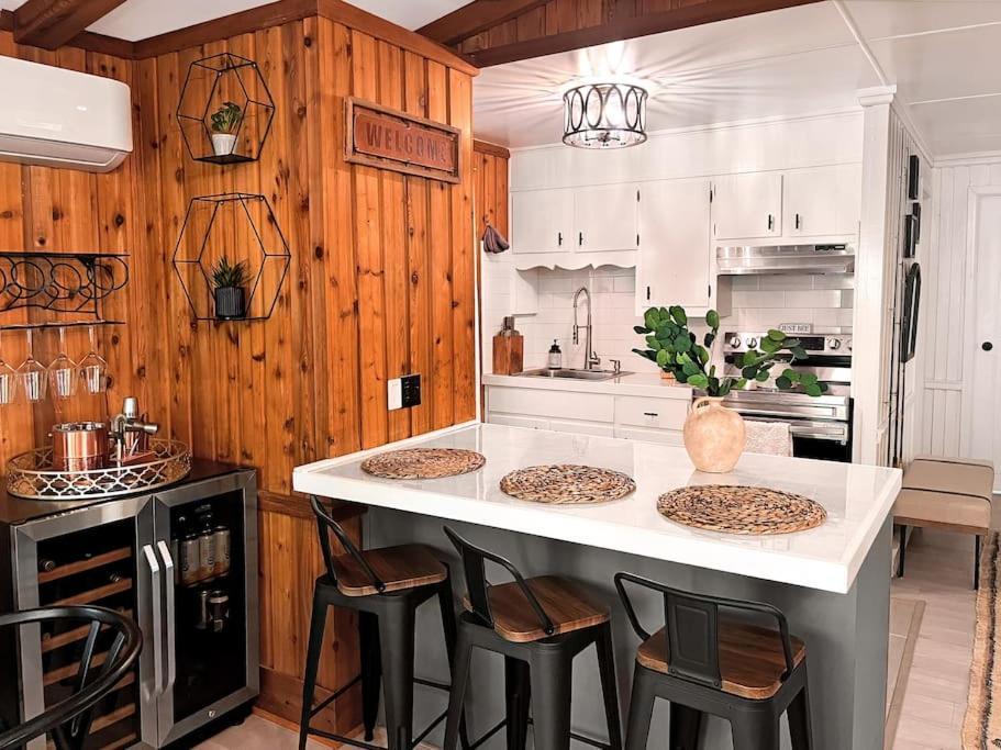 Stylish And Cozy Cabin, Walking Distance To Big Bass Lake Gouldsboro Exterior photo