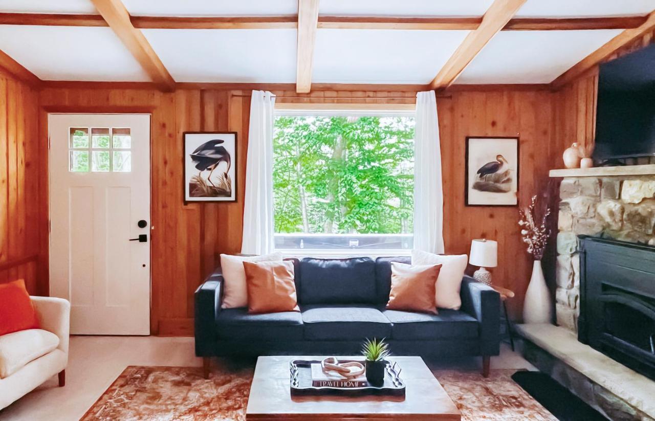 Stylish And Cozy Cabin, Walking Distance To Big Bass Lake Gouldsboro Exterior photo