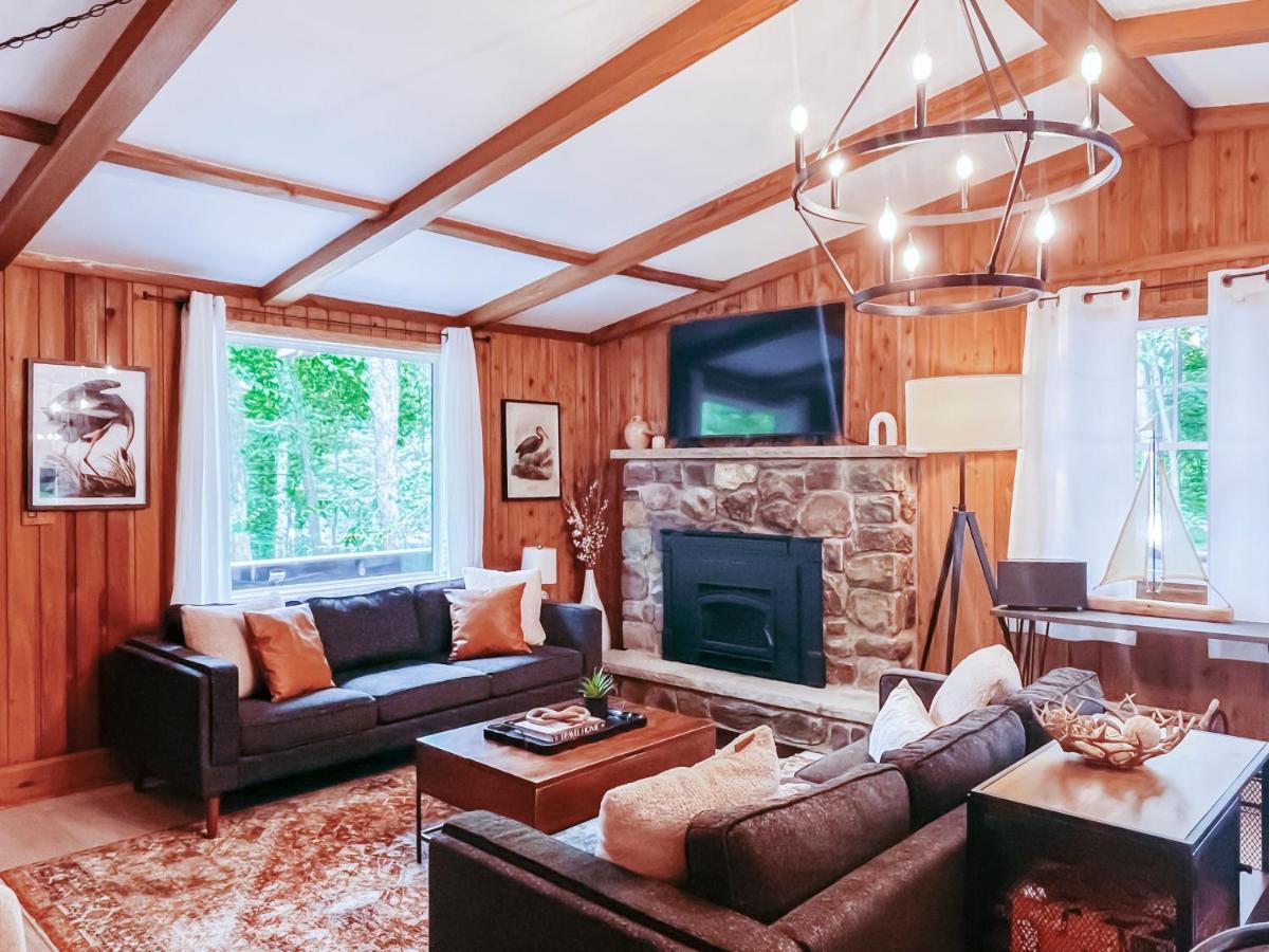 Stylish And Cozy Cabin, Walking Distance To Big Bass Lake Gouldsboro Exterior photo