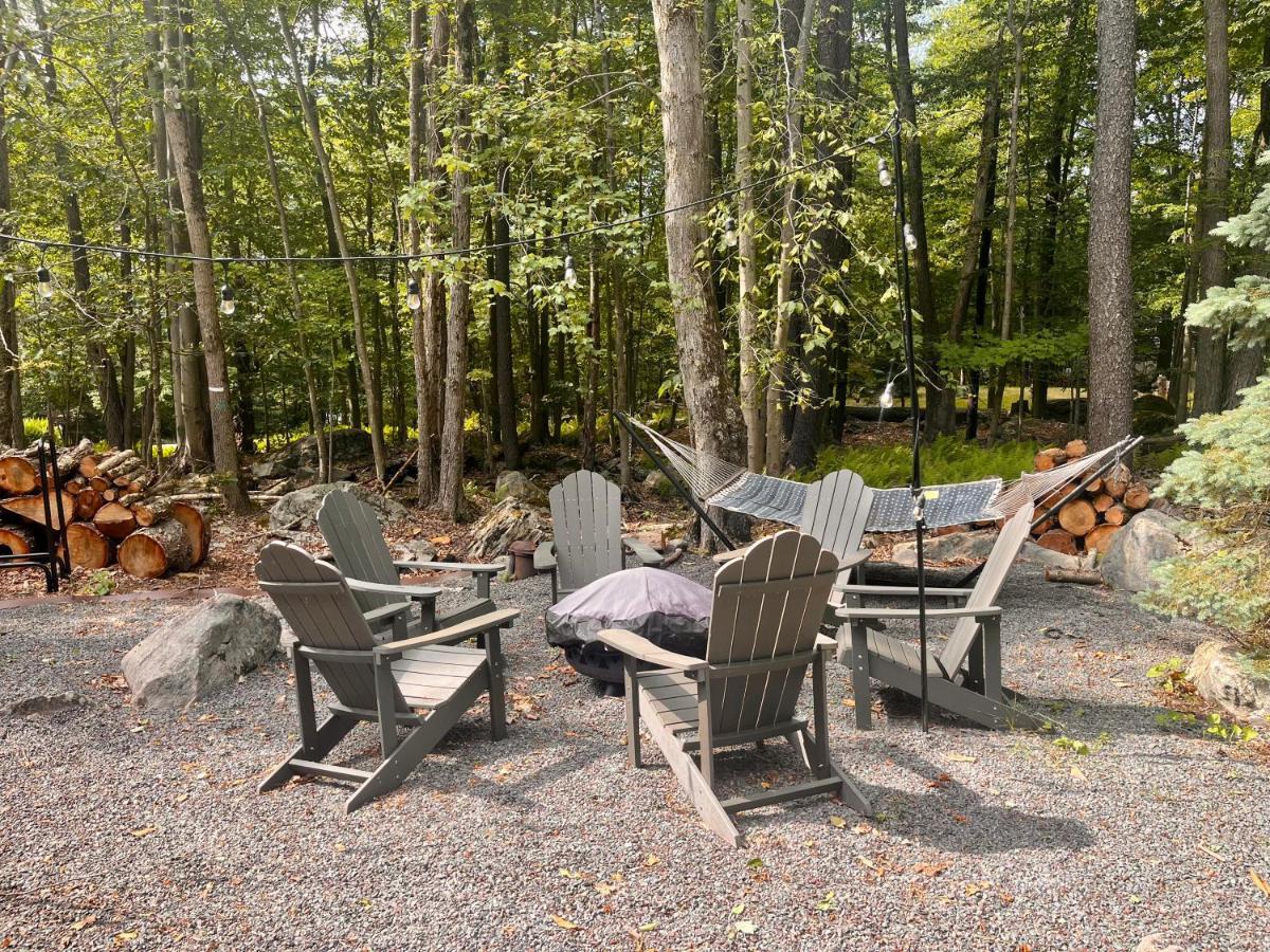 Stylish And Cozy Cabin, Walking Distance To Big Bass Lake Gouldsboro Exterior photo