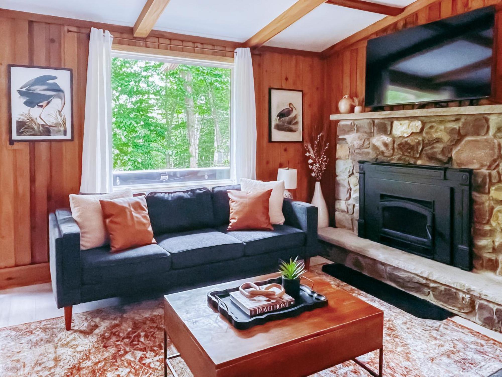 Stylish And Cozy Cabin, Walking Distance To Big Bass Lake Gouldsboro Exterior photo